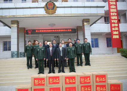 并承诺将会进一步提高武警支队队伍素质,今后武警广西总队将努力把